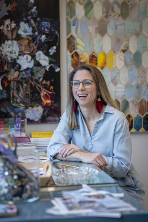 artist Laurie Carswell bio photo