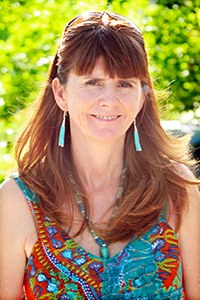 artist Luz Curran-Gartner bio photo