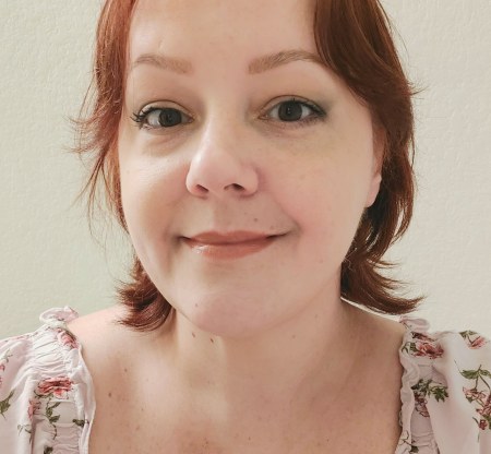 artist Tara Gibb bio photo