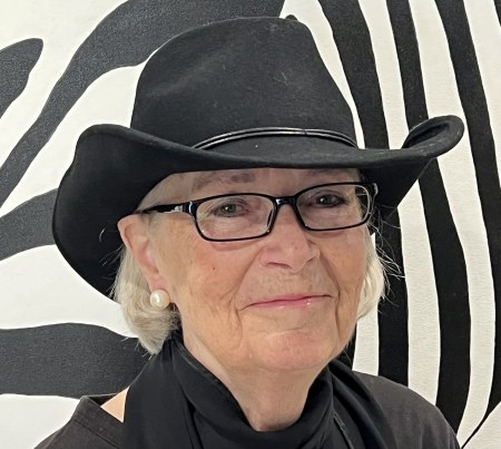 artist Nina Linden bio photo