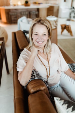 artist elizabeth irvine bio photo